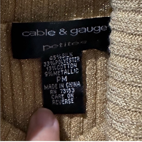 Cable & Gauge Metallic Gold Turtleneck
Sleeveless Sweater. NWOT - Picture 4 of 6